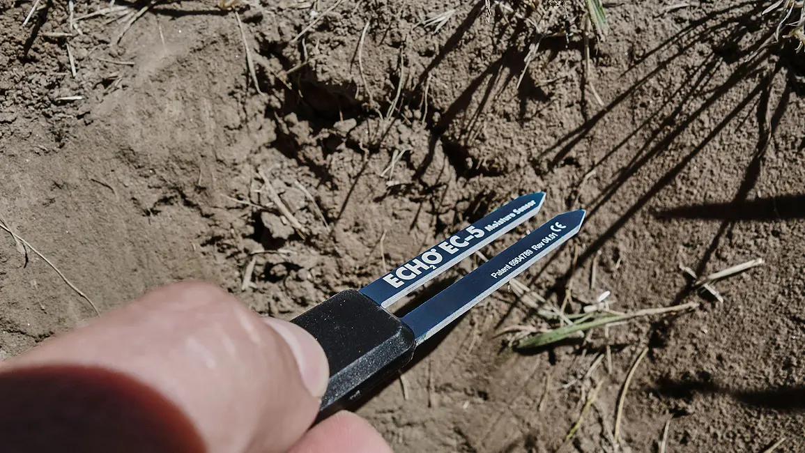Video: ECH20 soil sensor installation